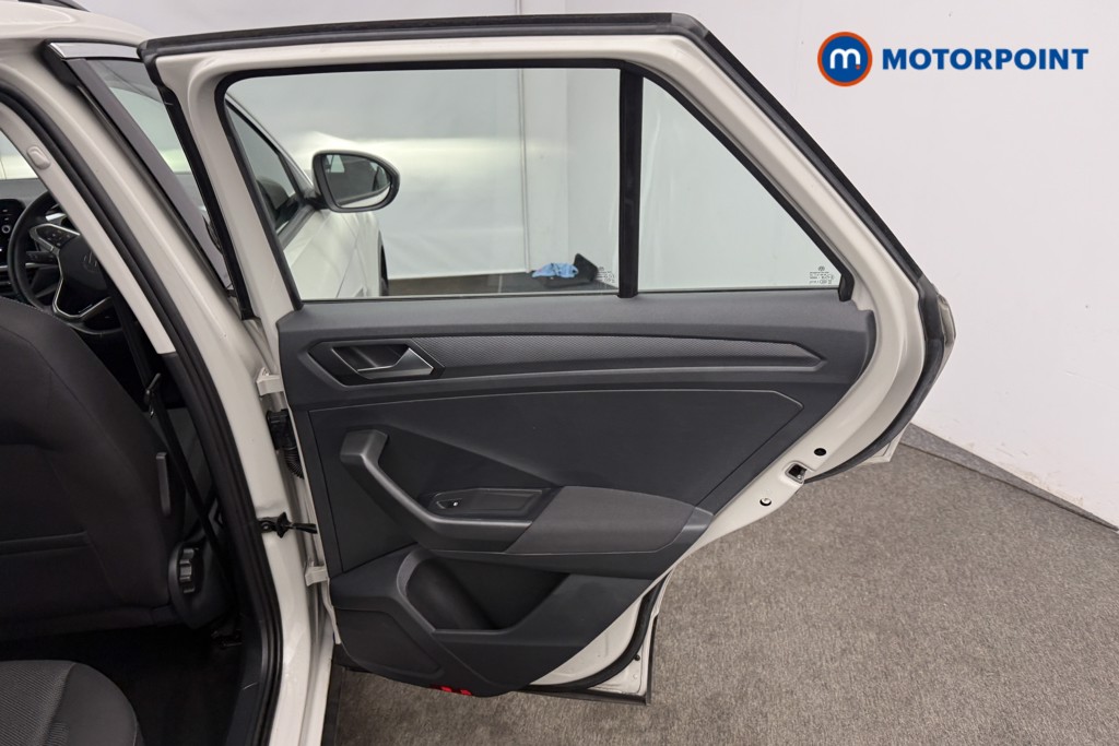 Used Volkswagen T-Roc 2023 for sale - 76933851: Photo 17