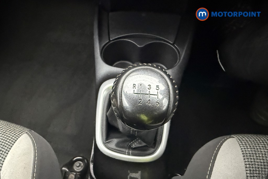 Used Toyota Yaris 2019 for sale - 77199058: Photo 38