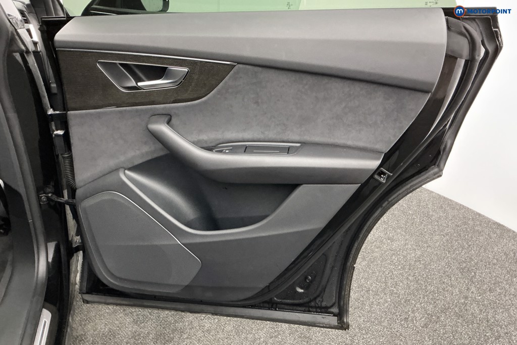 Used Audi Q8 2023 for sale - 77665891: Photo 35