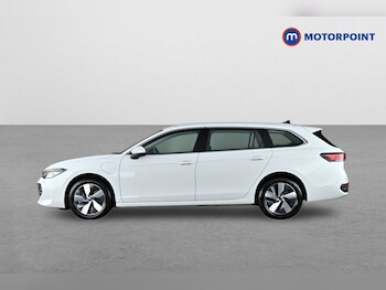Used Volkswagen Passat 2025 for sale - 78500161: Photo