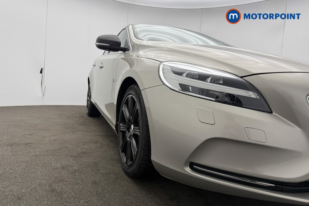 Used Volvo V40 2017 for sale - 77125464: Photo 32