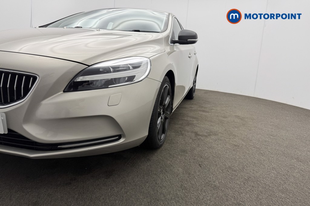 Used Volvo V40 2017 for sale - 77125464: Photo 33
