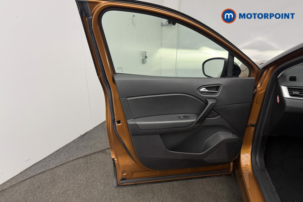 Used Renault Captur for sale - 77022262: Photo 12