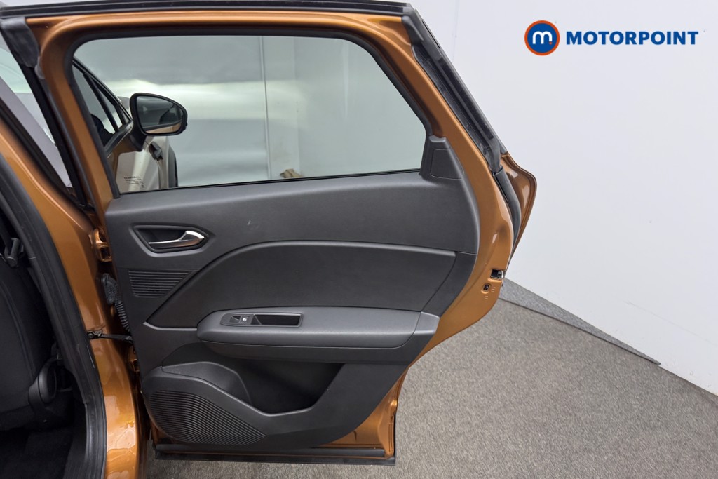 Used Renault Captur for sale - 77022262: Photo 21