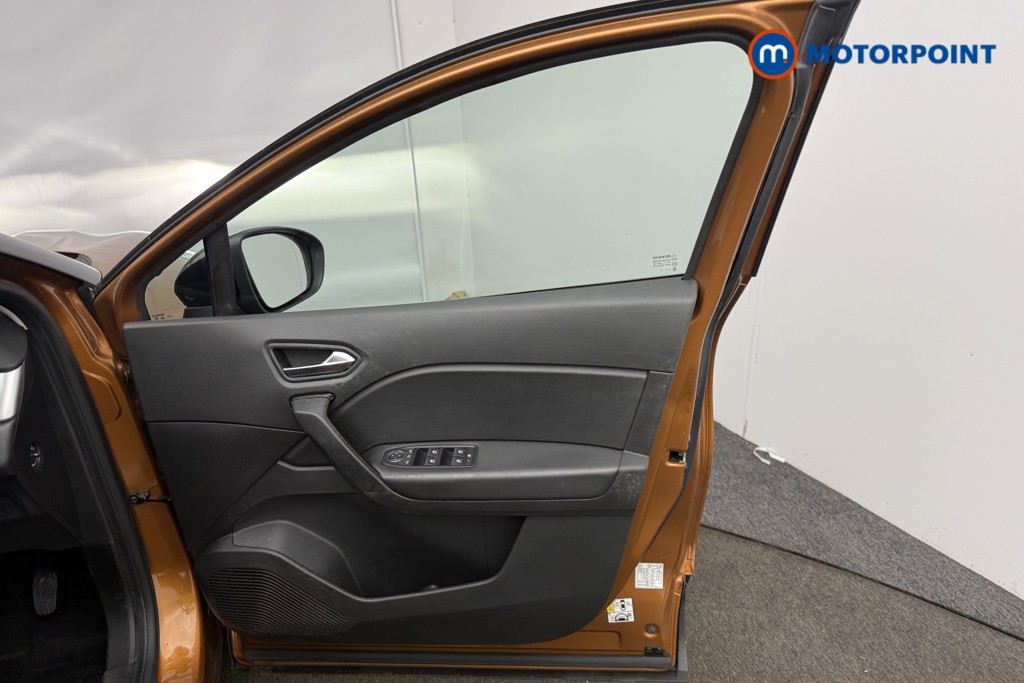 Used Renault Captur for sale - 77022262: Photo 24
