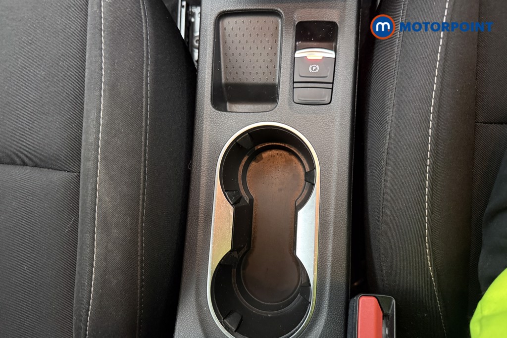 Used Renault Captur for sale - 77022262: Photo 27