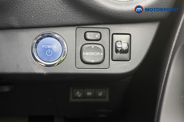 Used Toyota Yaris 2020 for sale - 76319875: Photo 40