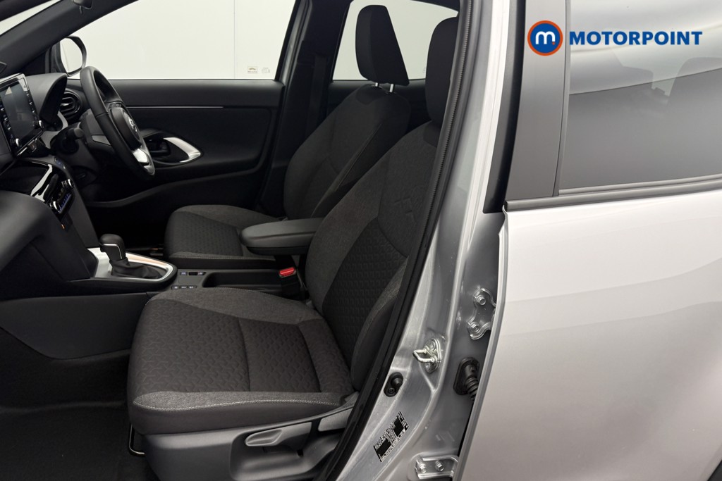 Used Toyota Yaris Cross 2023 for sale - 76739090: Photo 10