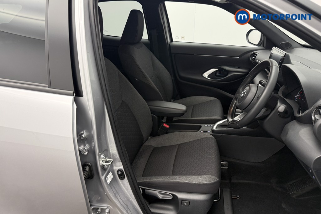 Used Toyota Yaris Cross 2023 for sale - 76739090: Photo 25