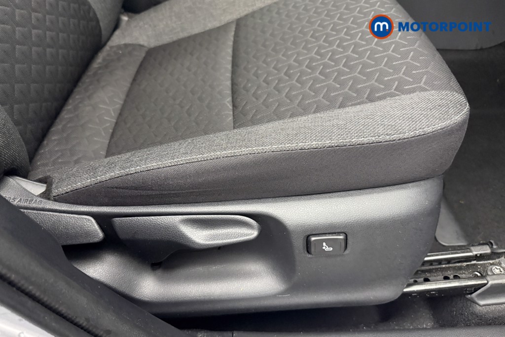 Used Toyota Yaris Cross 2023 for sale - 76739090: Photo 28