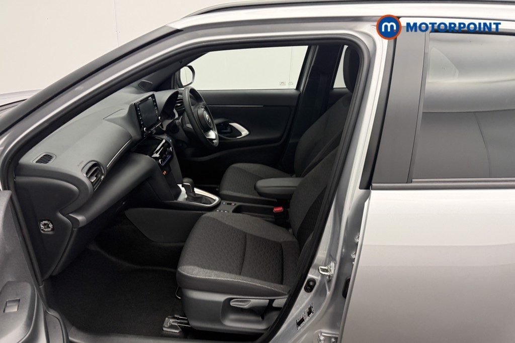 Used Toyota Yaris Cross 2023 for sale - 76739090: Photo 9