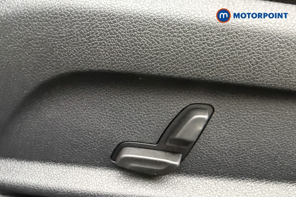 Used Mercedes-Benz C Class 2020 for sale - 77897380: Photo 27