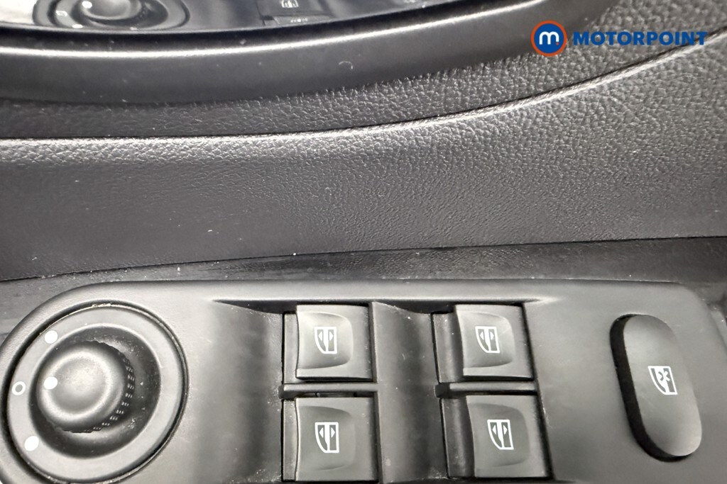 Used Renault Captur for sale - 77901986: Photo 26