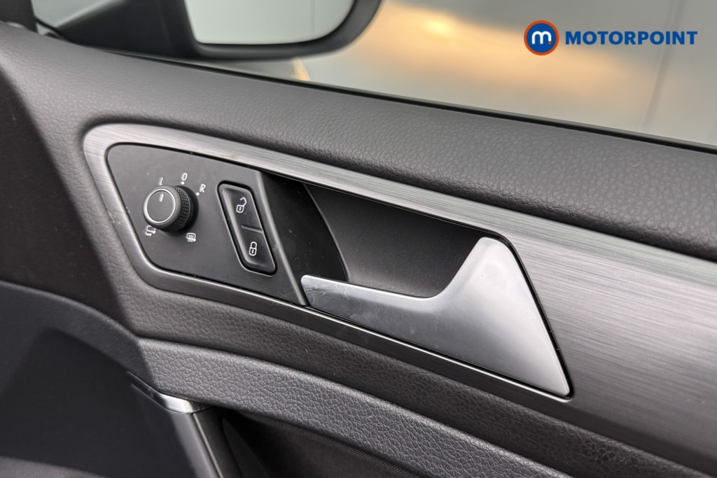 Used Volkswagen Golf 2019 for sale - 77106745: Photo 44