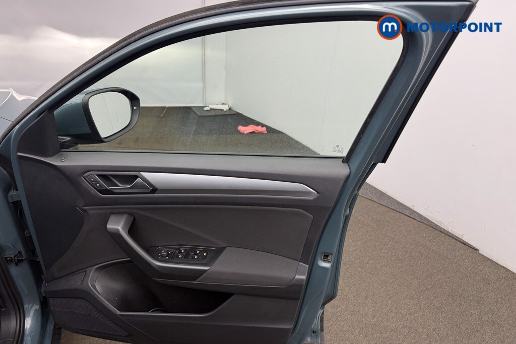 Used Volkswagen T-Roc for sale - 78148772: Photo 24