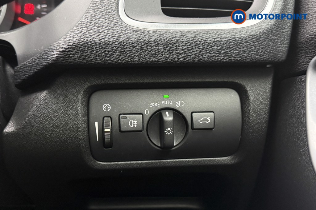 Used Volvo V40 2019 for sale - 76972141: Photo 23