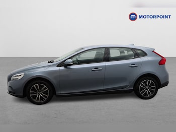 Used Volvo V40 2019 for sale - 76972141: Photo