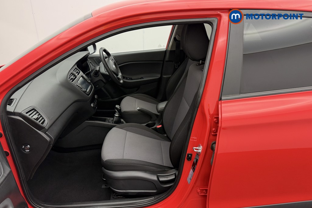 Used Hyundai i20 2018 for sale - 76127784: Photo 9