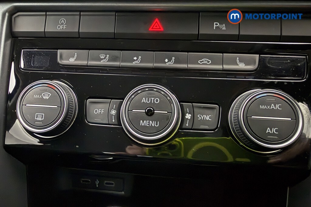 Used Volkswagen T-Roc 2021 for sale - 76056329: Photo 24