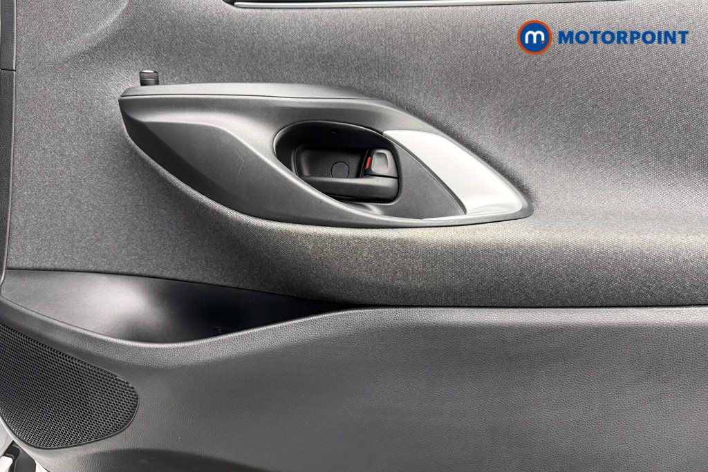 Used Toyota Yaris 2022 for sale - 76638320: Photo 24