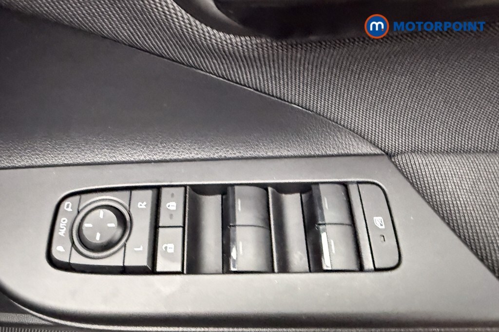 Used Toyota C-HR 2024 for sale - 76056327: Photo 26