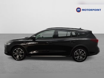 Used Ford Focus 2023 for sale - 76067899: Photo 4