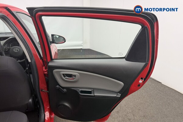 Used Toyota Yaris 2018 for sale - 75973155: Photo 23