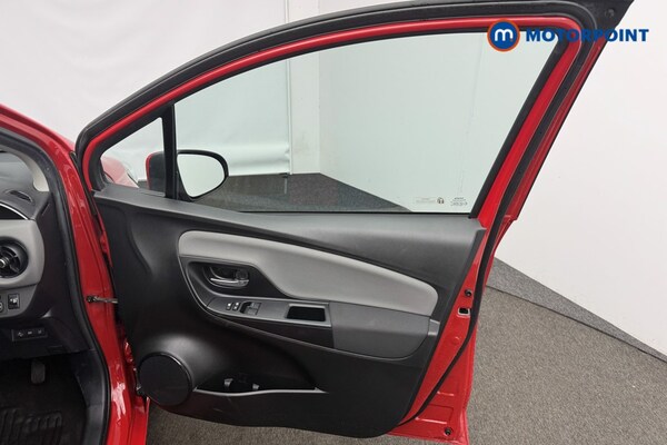 Used Toyota Yaris 2018 for sale - 75973155: Photo 24