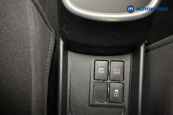 Used Toyota Yaris 2018 for sale - 75973155: Photo 36