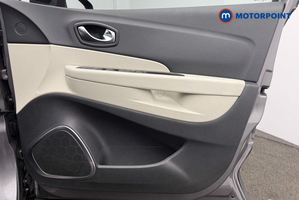 Used Renault Captur 2019 for sale - 76985107: Photo 41