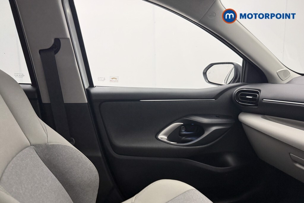 Used Toyota Yaris 2022 for sale - 76352794: Photo 32