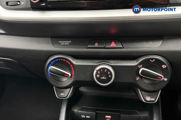 Used Kia Stonic 2024 for sale - 75752414: Photo 17