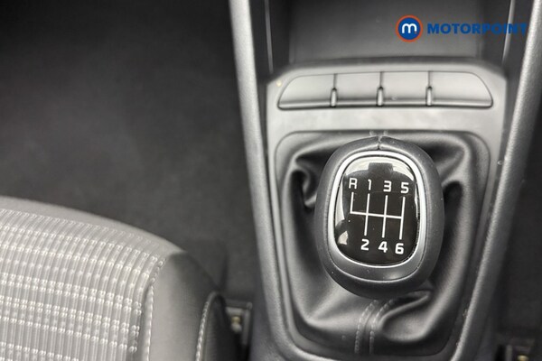 Used Kia Stonic 2024 for sale - 75752414: Photo 18