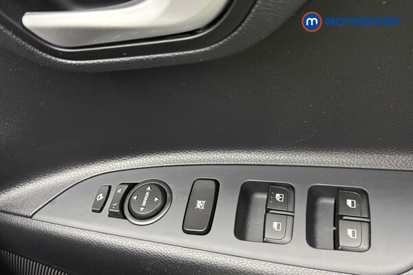 Used Kia Stonic 2024 for sale - 75752414: Photo 23