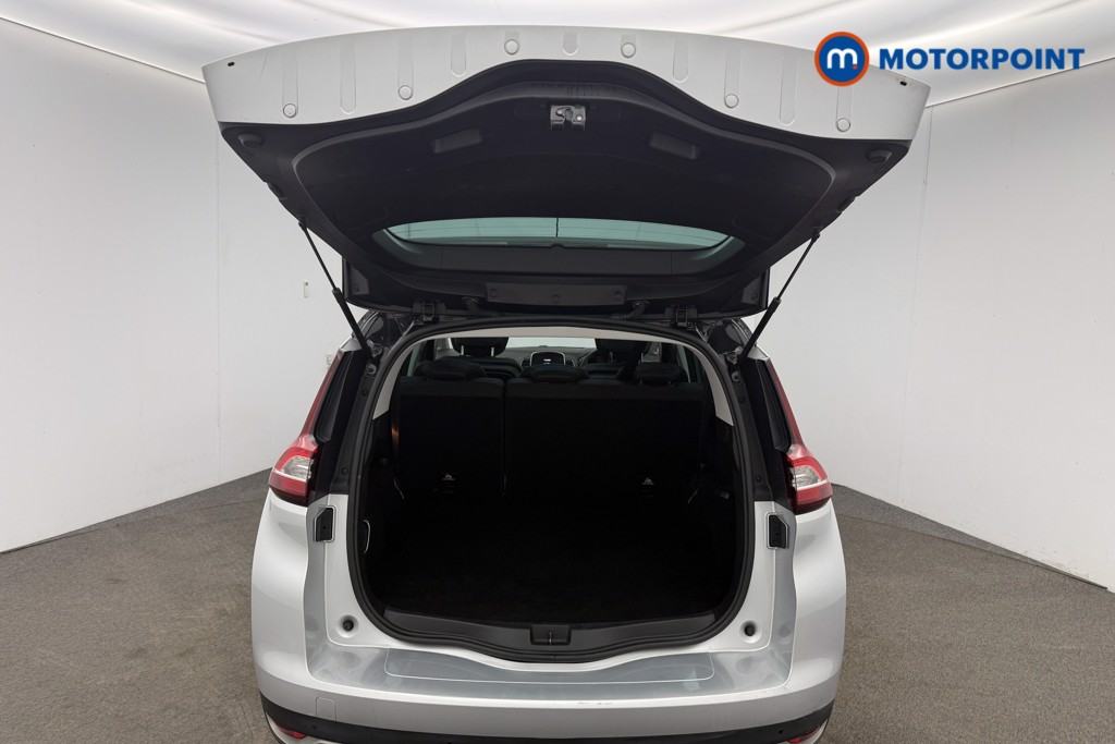 Used Renault Grand Scenic 2019 for sale - 76685189: Photo 31