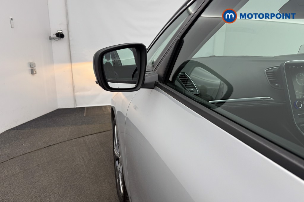 Used Renault Grand Scenic 2019 for sale - 76685189: Photo 39