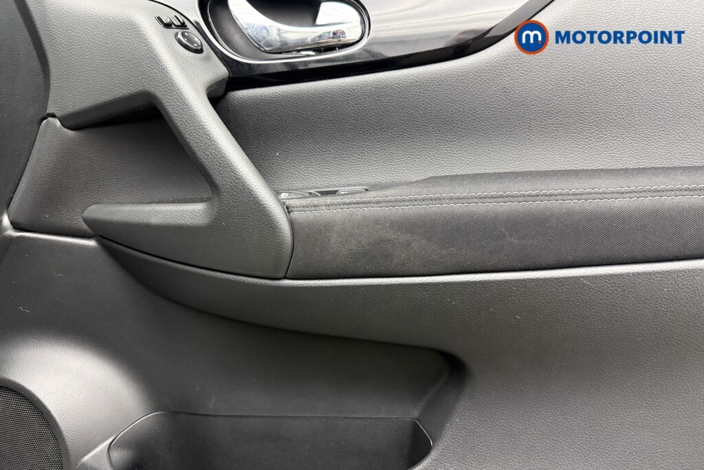 Used Nissan Qashqai 2017 for sale - 77901976: Photo 24