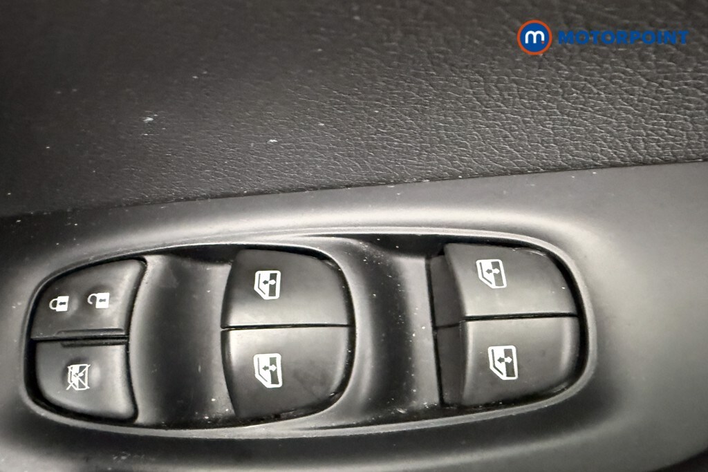 Used Nissan Qashqai 2017 for sale - 77901976: Photo 25