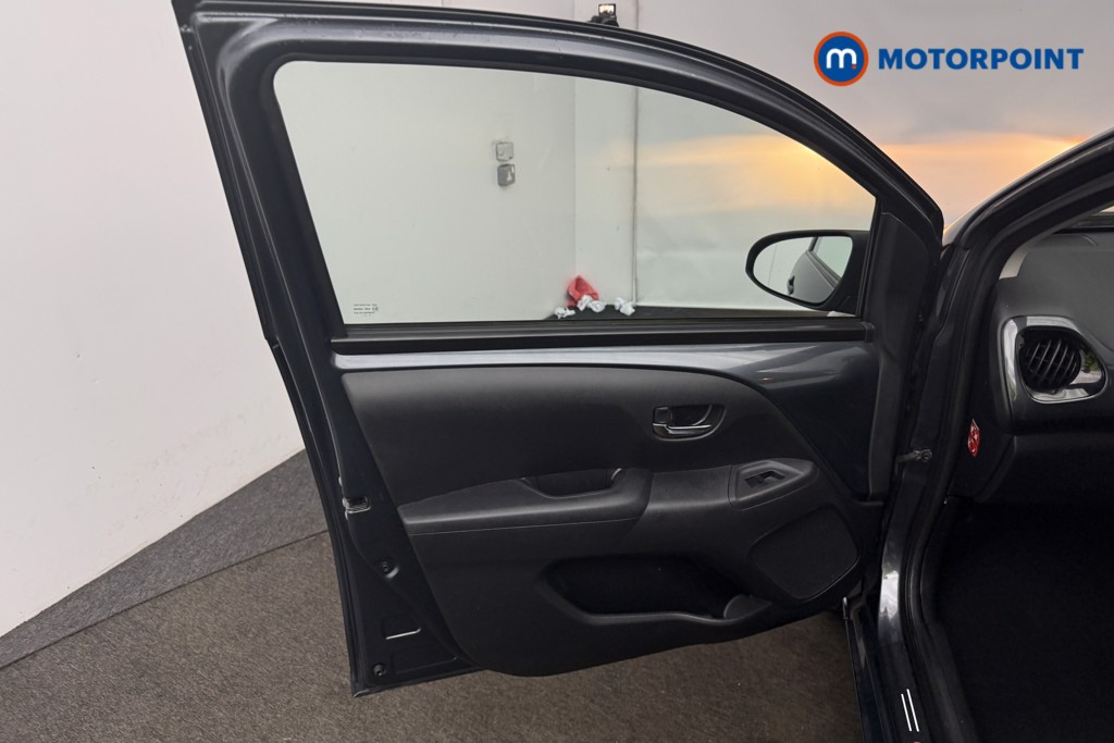 Used Toyota AYGO 2018 for sale - 76985080: Photo 12