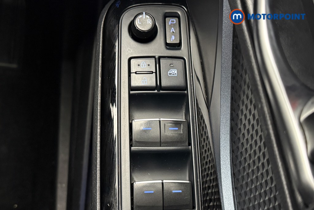 Used Toyota C-HR 2021 for sale - 76105039: Photo 40