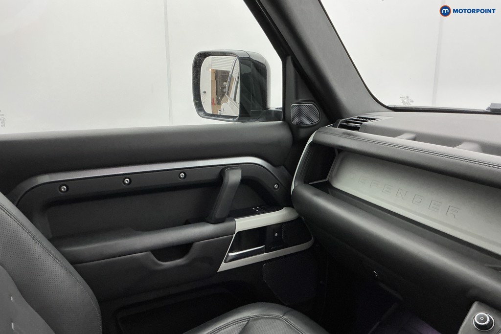 Used Land Rover Defender 2021 for sale - 77747194: Photo 30