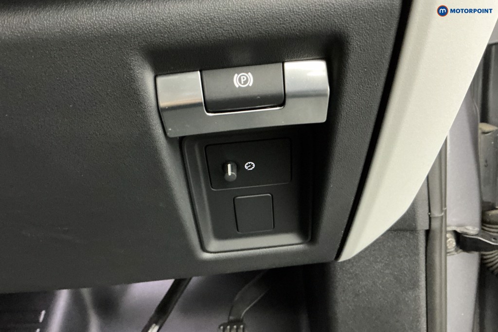 Used Land Rover Defender 2021 for sale - 77747194: Photo 34