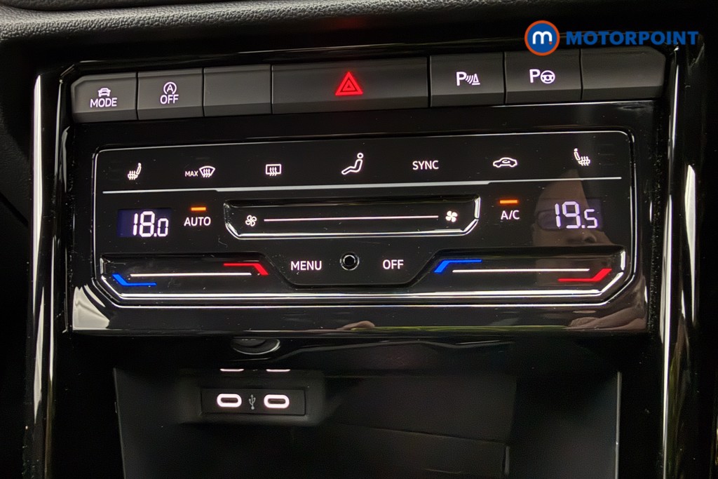 Used Volkswagen T-Roc 2024 for sale - 76412919: Photo 24