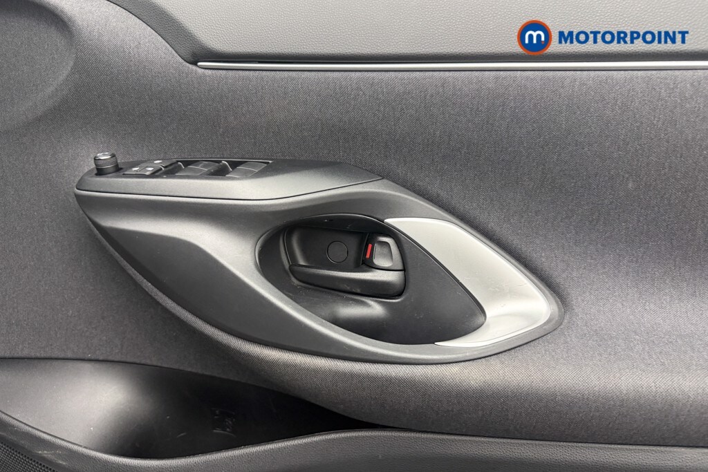 Used Toyota Yaris Cross 2024 for sale - 77607800: Photo 25