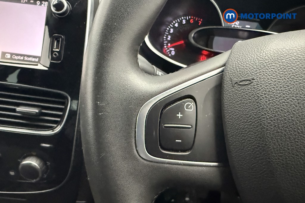 Used Renault Clio 2018 for sale - 75985424: Photo 17