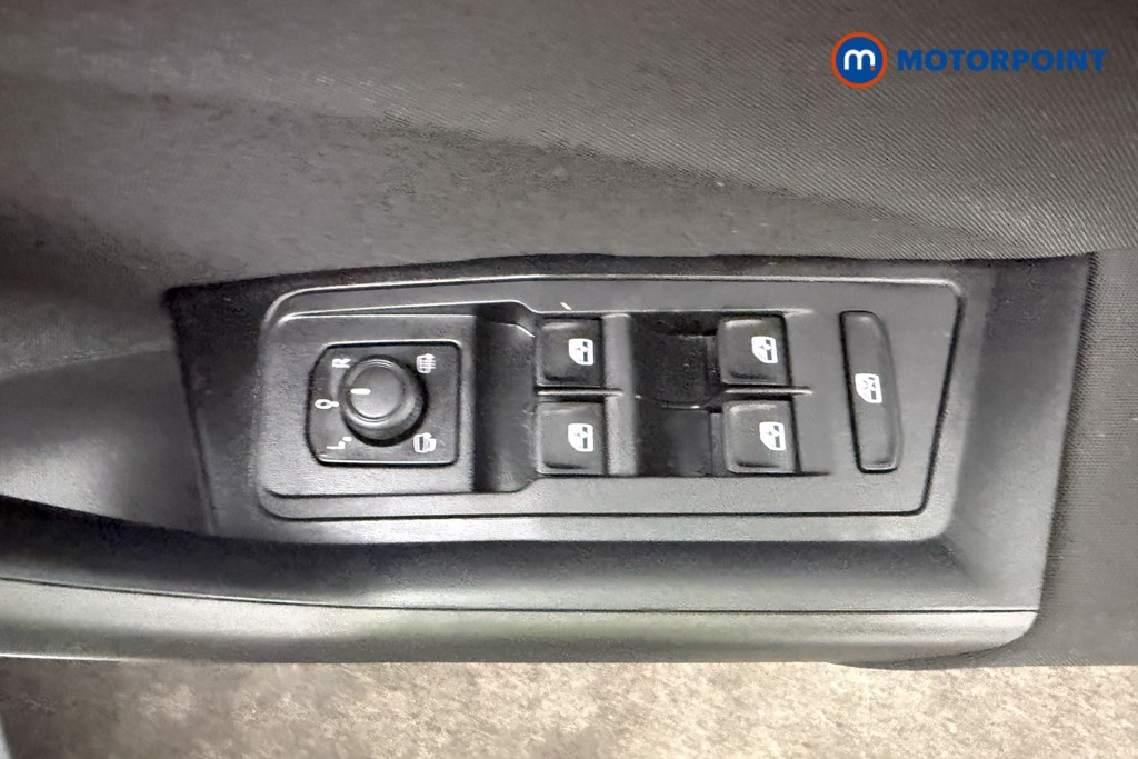 Used Volkswagen T-Roc 2023 for sale - 76554679: Photo 15