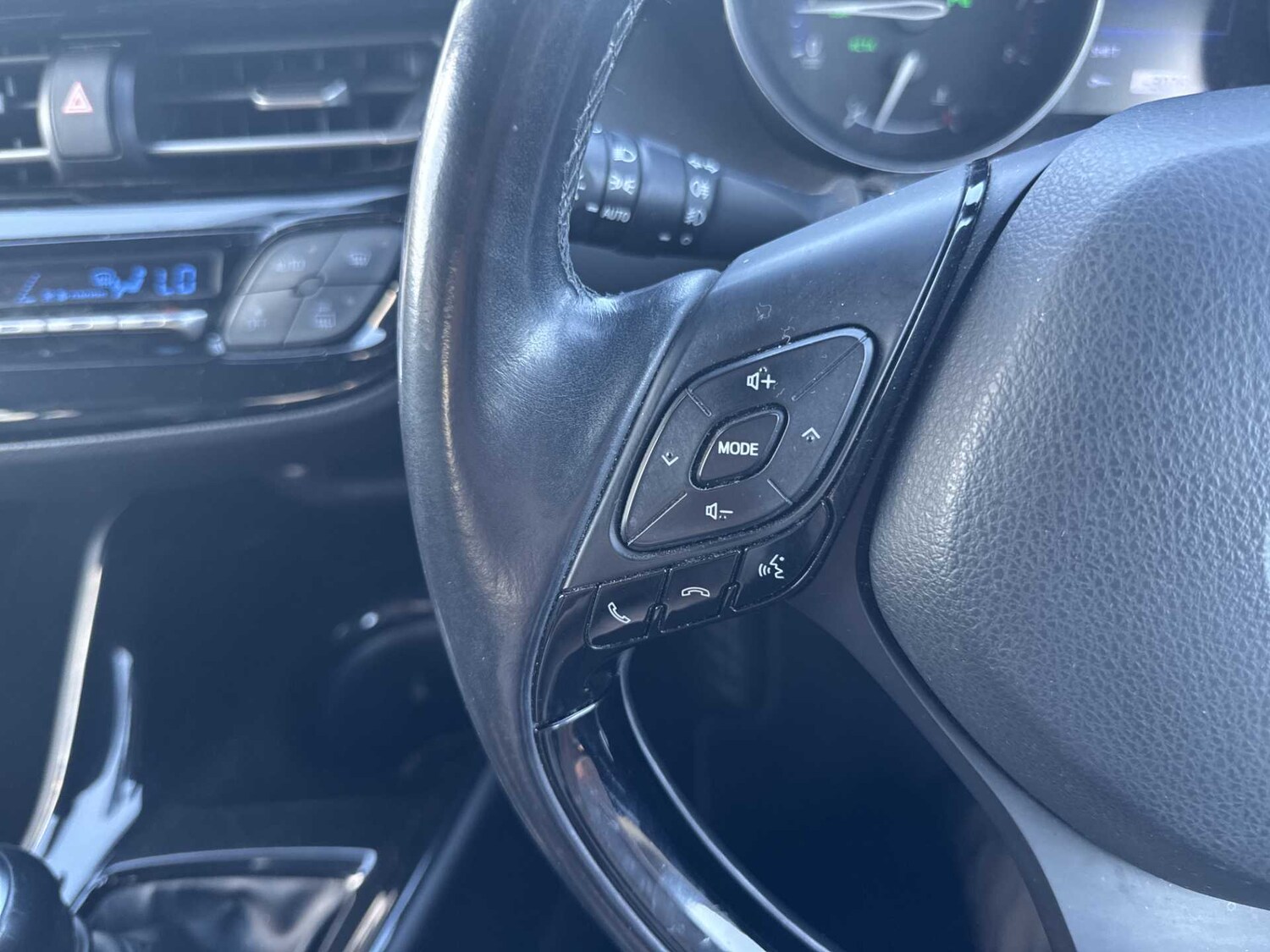 Used Toyota C-HR 2017 for sale - 76064373: Photo 24