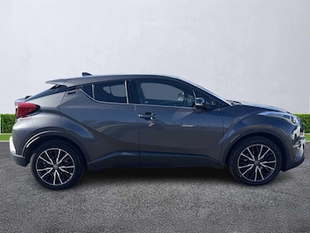 Used Toyota C-HR 2017 for sale - 76064373: Photo