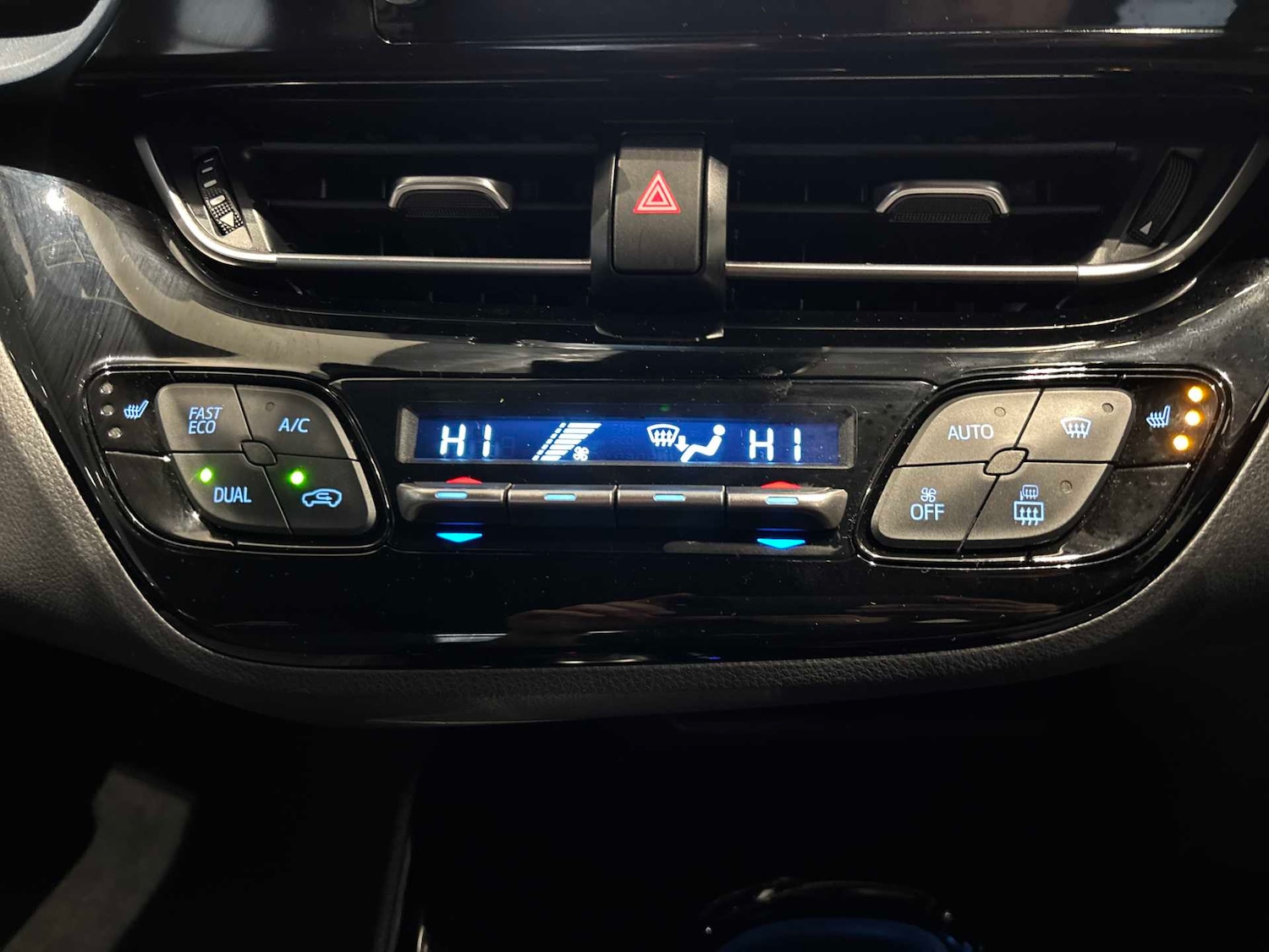 Used Toyota C-HR 2022 for sale - 77662553: Photo 11