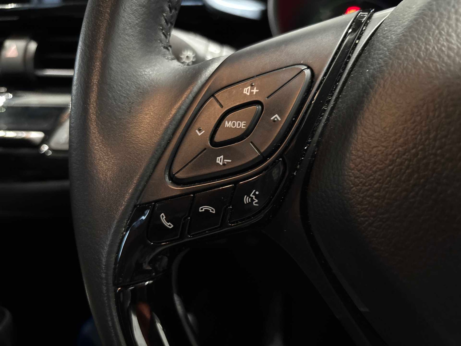 Used Toyota C-HR 2022 for sale - 77662553: Photo 24